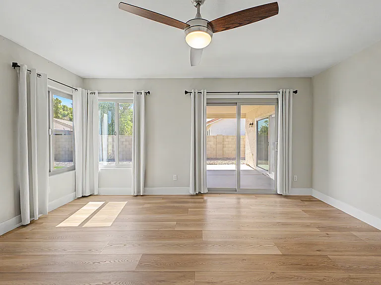 445 W Sereno Dr — Photo 11