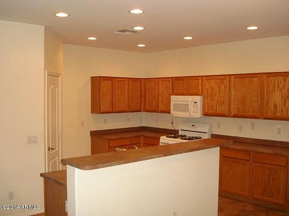 5th image of 7625 W State Ave