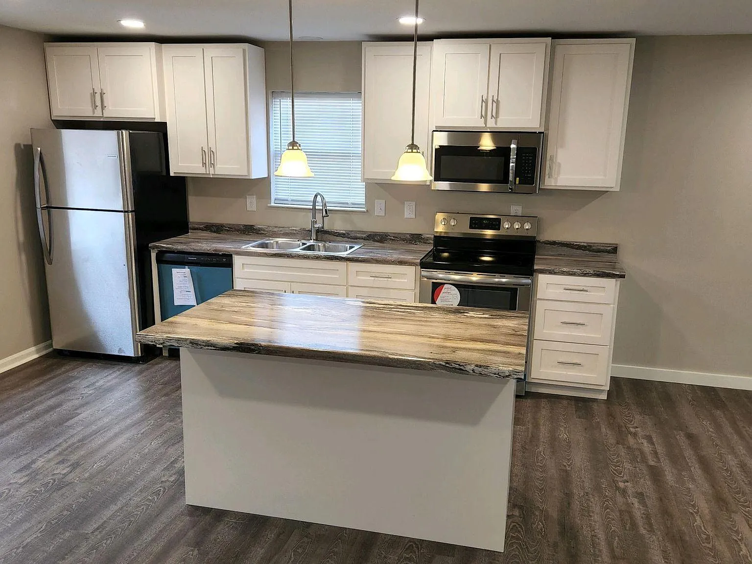 3 bed, 1700 sqft, $1,750 — Photo 3
