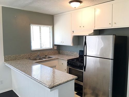 4th image of 753 N Hudson Ave APT 4