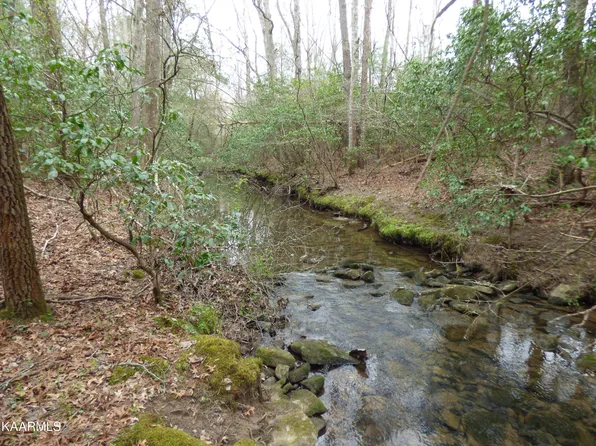 1707 Russell Ridge Rd, Crossville, TN 38555