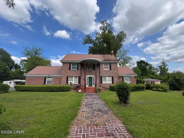 2936 Daniels St, Marianna, FL 32446