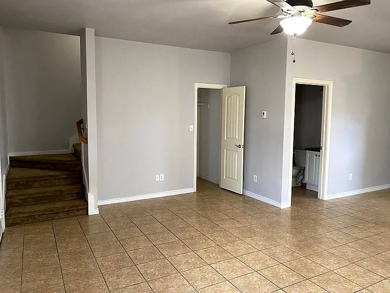 904-906 Parkplace Rdg #906 — Photo 7