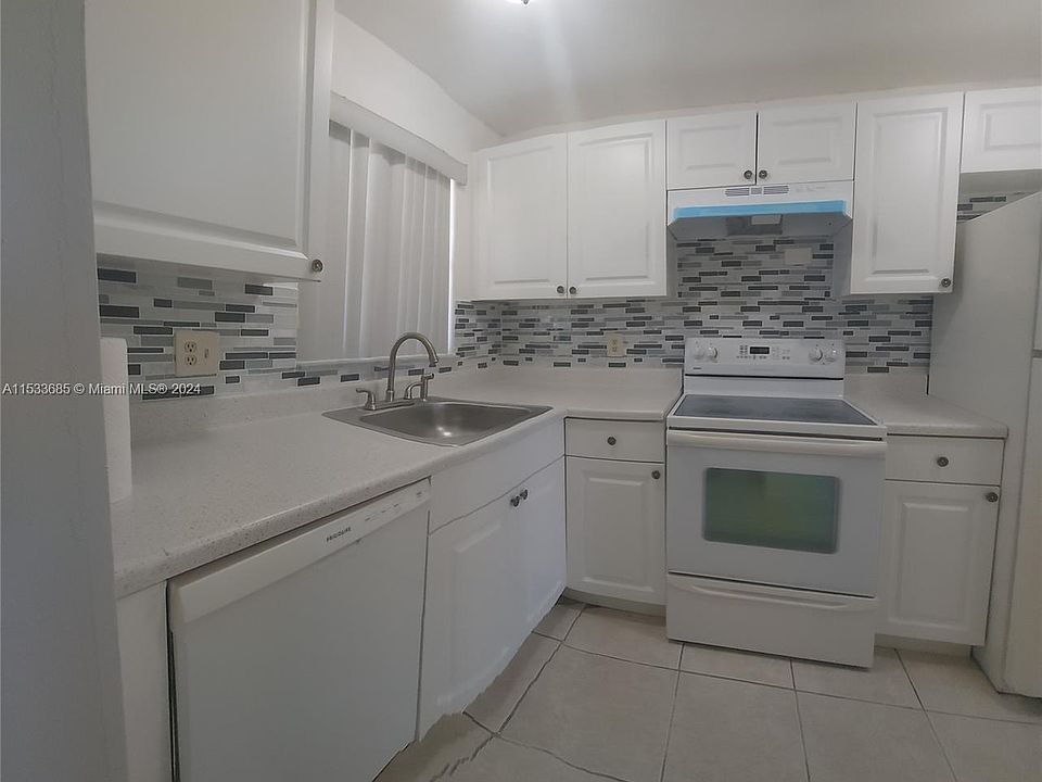 1st image of 2600 W Sunrise Lakes Dr #210
