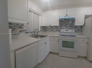 2600 W Sunrise Lakes Dr #210, Sunrise, FL 33322