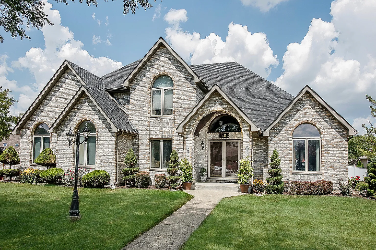 1202 W Sable Dr photo 1