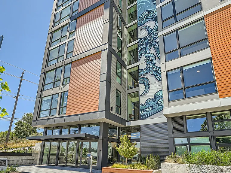 Welcome to AV Lofts! Beautiful views plus in-unit laundry! Up to 8 weeks free! — Photo 28
