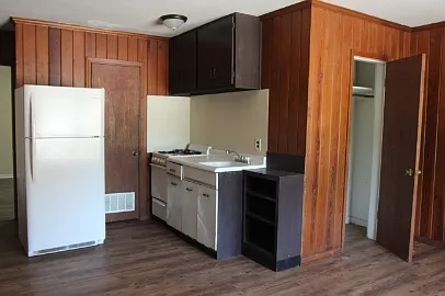 Pine Avenue 520 - 3 — Photo 4
