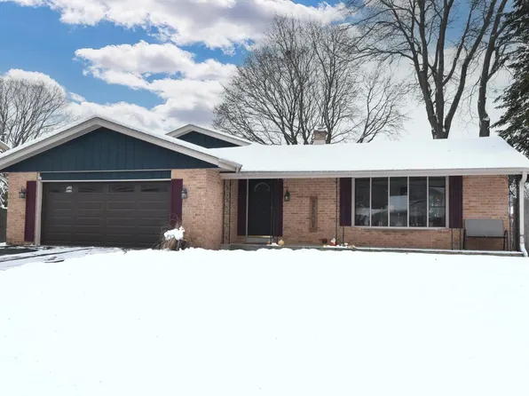 631 Hialeah DRIVE, Racine, WI 53402