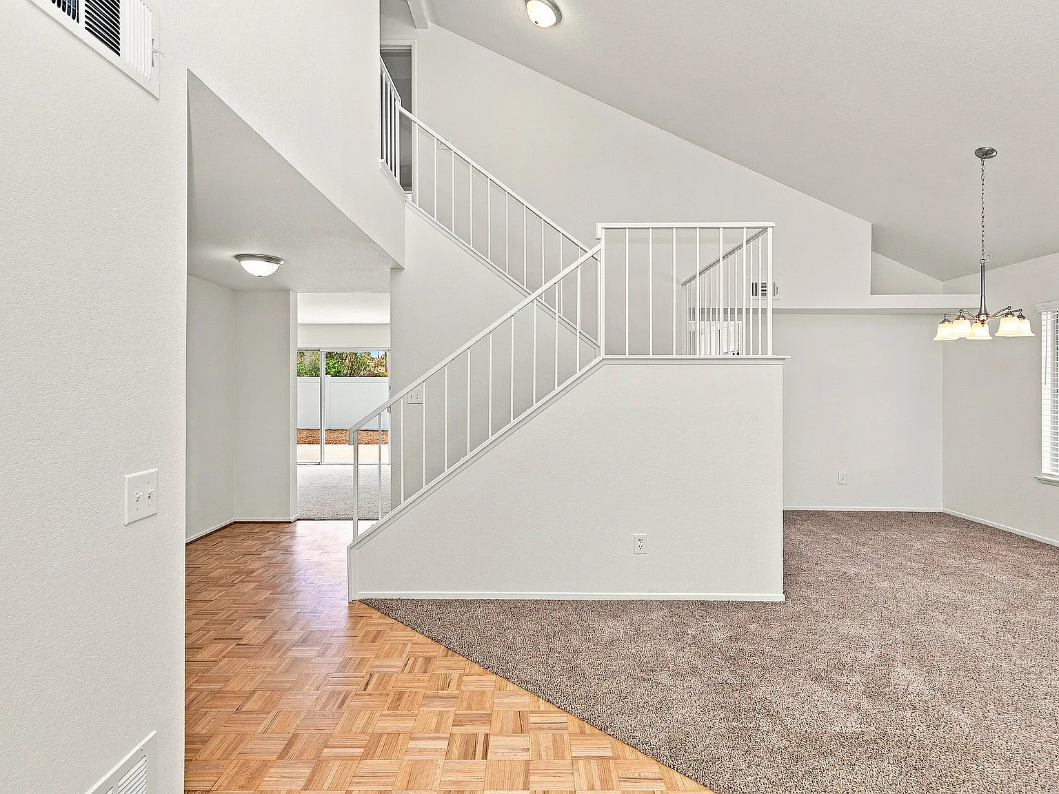 19949 Silvercrest Ln — Photo 2
