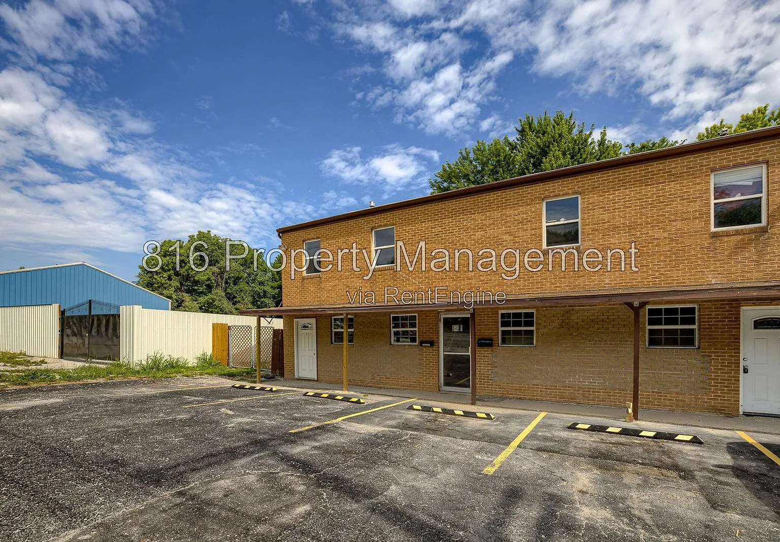 2 bed, 1.0 bath, 650 sqft, $700 — Photo 1