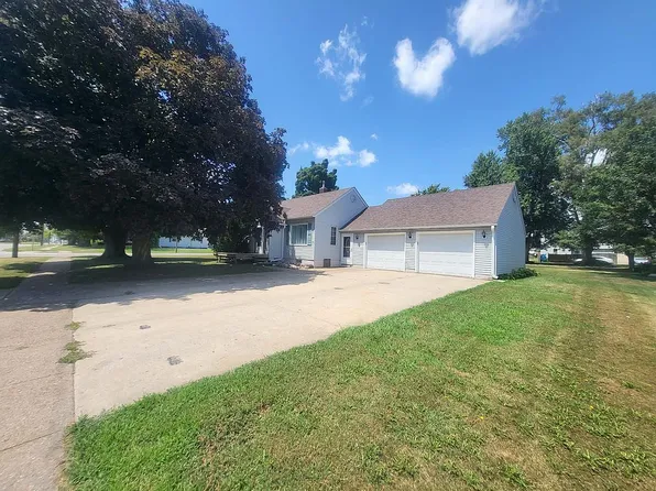 229 W Main St, Fremont, IA 52561