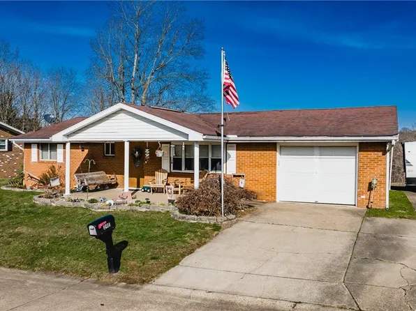 29 E Lubeck Hills Dr, Washington, WV 26181