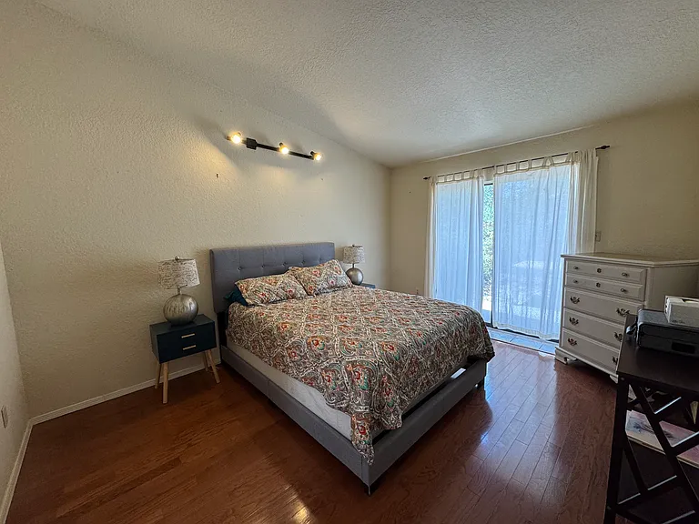 2129 Pioneer Ave — Photo 6