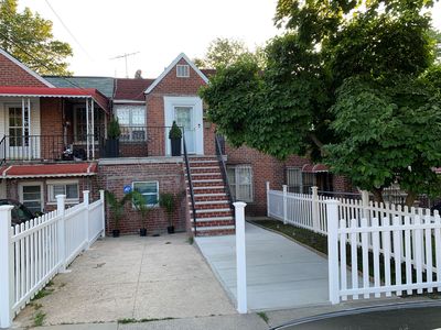 2915 Hering Ave, Bronx, NY, 10469