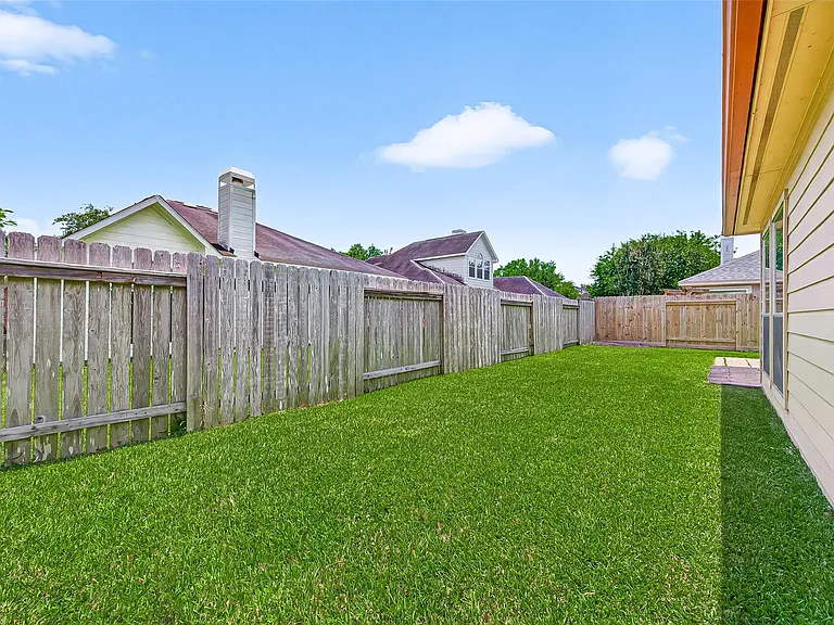 4818 Lake Catherine Ct — Photo 40