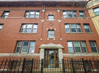 809 W Belle Plaine Ave #305, Chicago, IL 60613