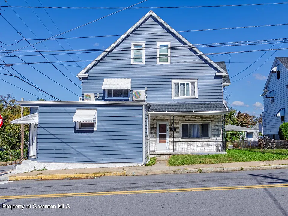 338 E Main St