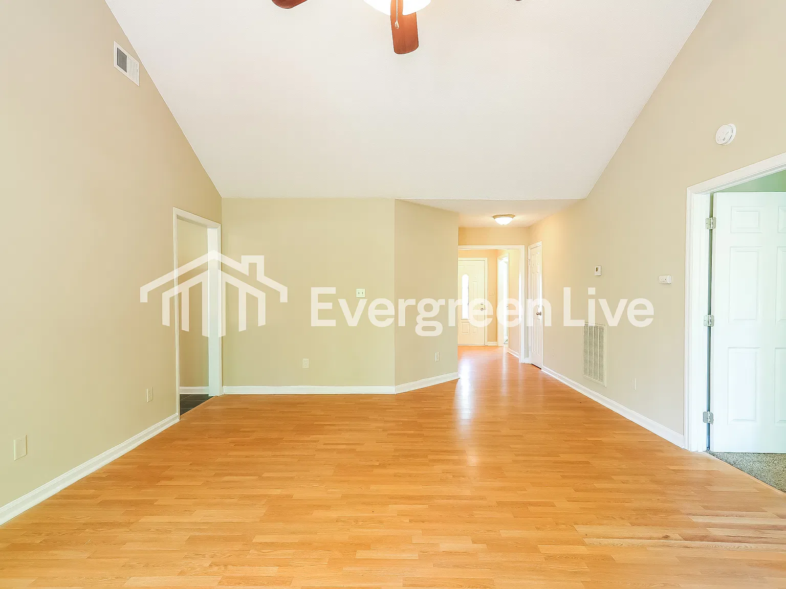 3 bed, 2.0 bath, 1341 sqft, $1,495 — Photo 3