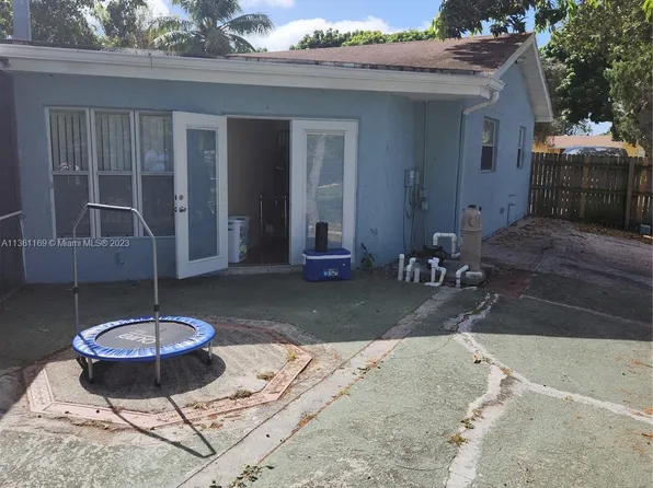 1909 Hiltonia Cir, West Palm Beach, FL 33407