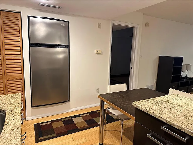 701 S Madison Ave #410 — Photo 5