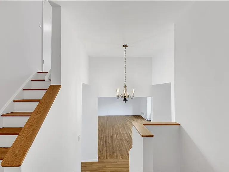 118 Van Etten Blvd — Photo 25