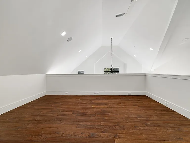 1281 E Main St #3 — Photo 16