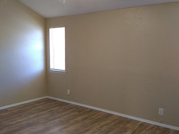 3rd image of 3119 Voss Dr APT C