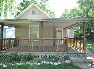 1026 SW Macvicar Ave, Topeka, KS 66604