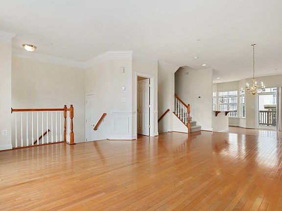 4th image of 3915 Chelsea Park Ln