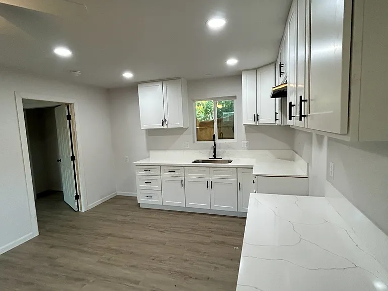714 S F St — Photo 2
