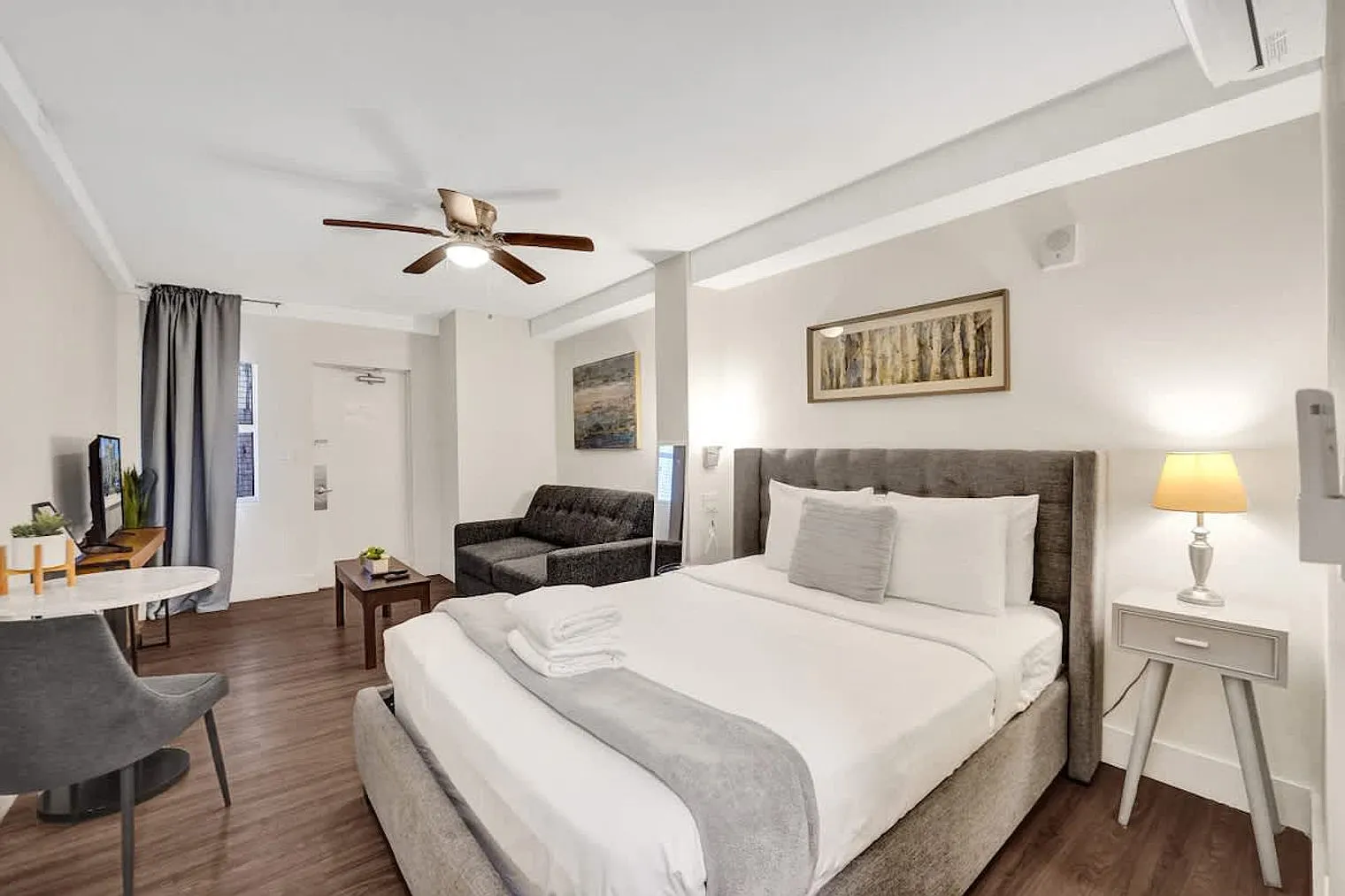 Studio, 1.0 bath, 3229 sqft, $3,391 — Photo 4