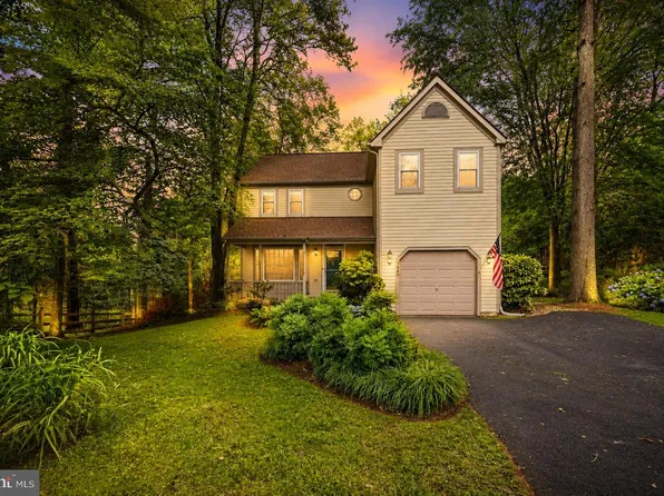 1649 Bennington Hollow Ln, Reston, VA 20194