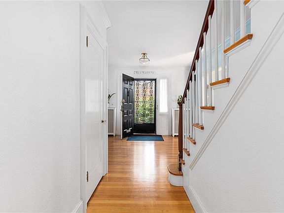 5th image of 185 Wentworth Ave