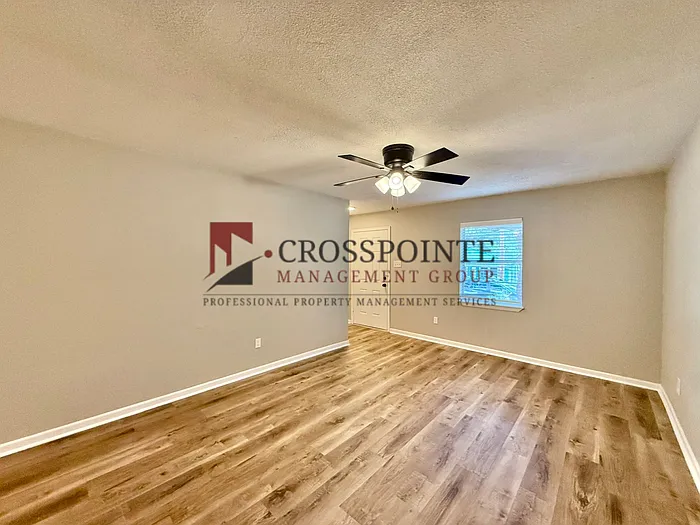 715 S Porter Ave — Photo 3