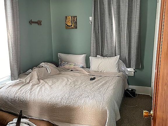 5th image of 476 Fisher St