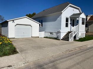 2114 School St, Two Rivers, WI 54241