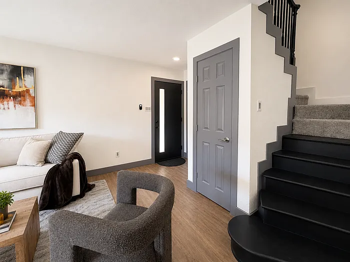 4247 Madera Rd — Photo 2