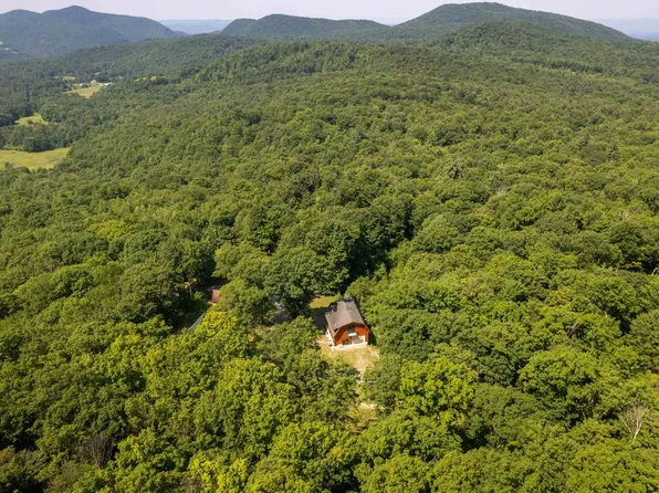 1706 High Chapparal Road, Wells, VT 05774