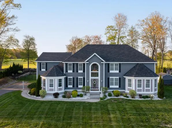 19 Lamplighter Lane, Salem, NH 03079