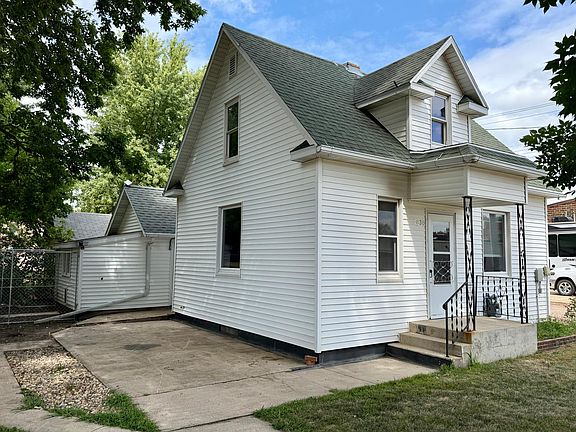 5th image of 838 7th St