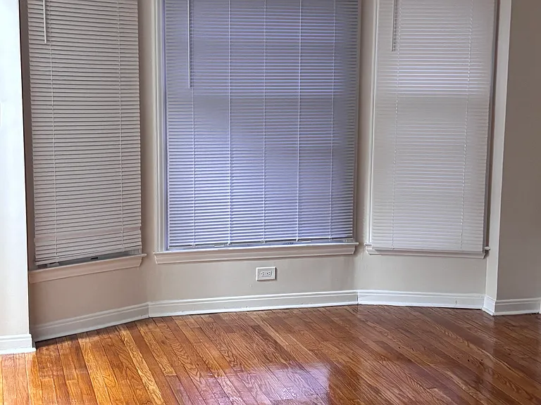 20211 Biltmore St — Photo 4
