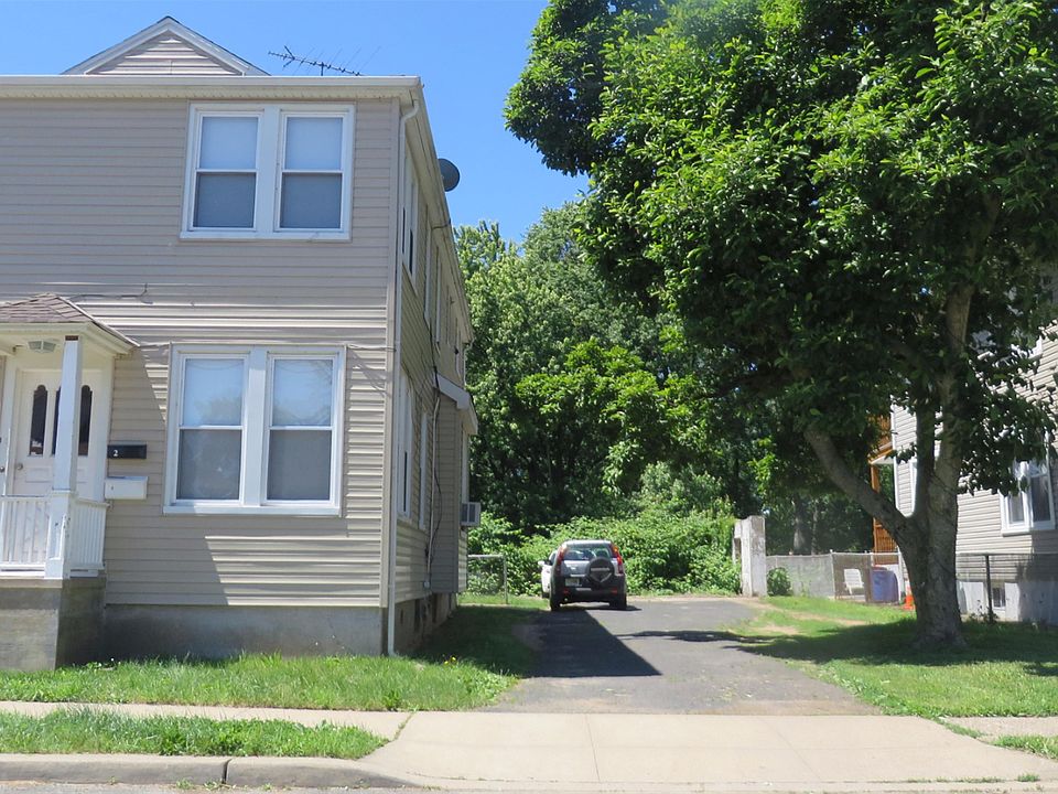 2nd image of 280 Bergen Blvd