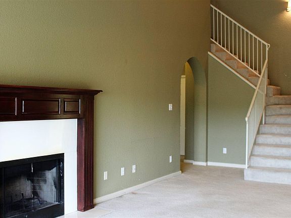 5th image of 100 Waterfront Dr Unit A