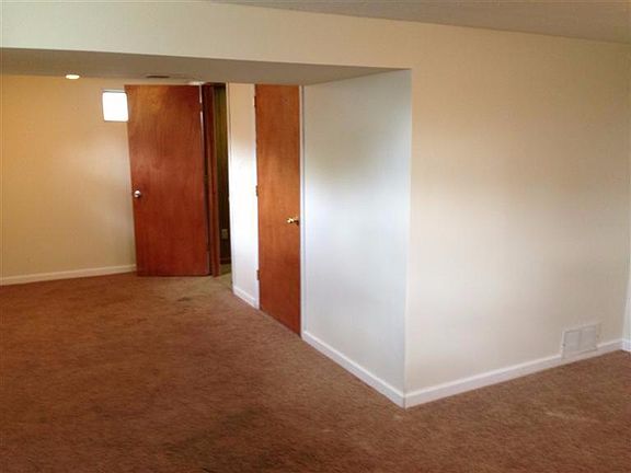 5th image of 1665 E Lindsey Ave