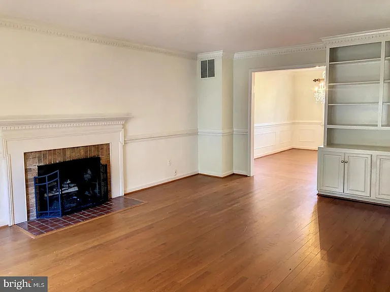 7412 Hallcrest Dr — Photo 9