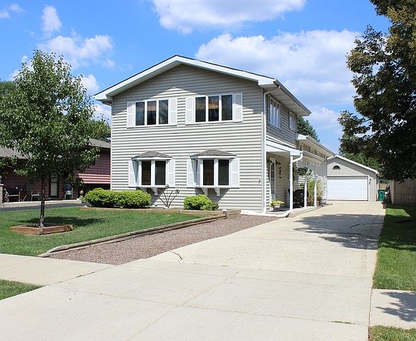 1st image of 425 Blackhawk Dr