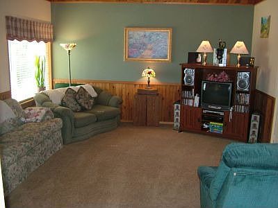 LIVING/FAMILY ROOM