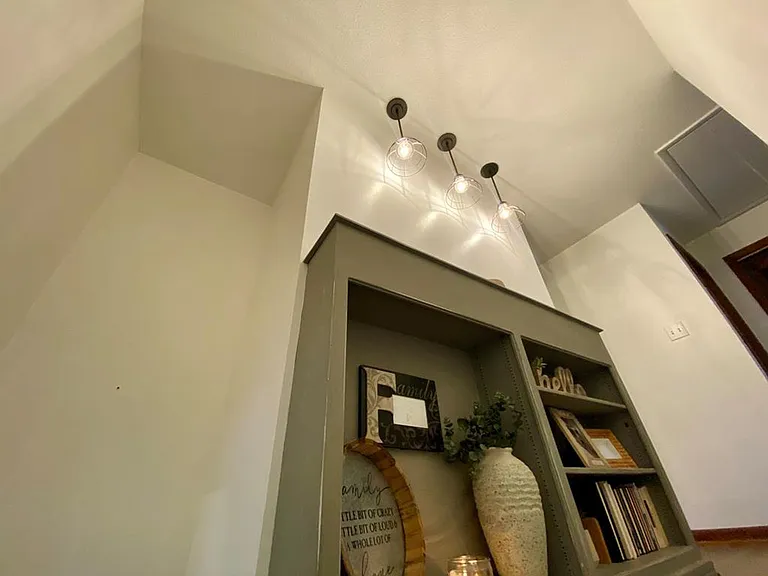 2112 Westfield Dr — Photo 8