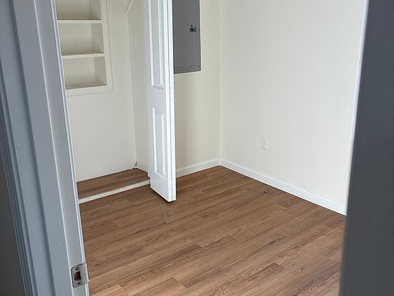 4th image of 2127 E Walton Blvd